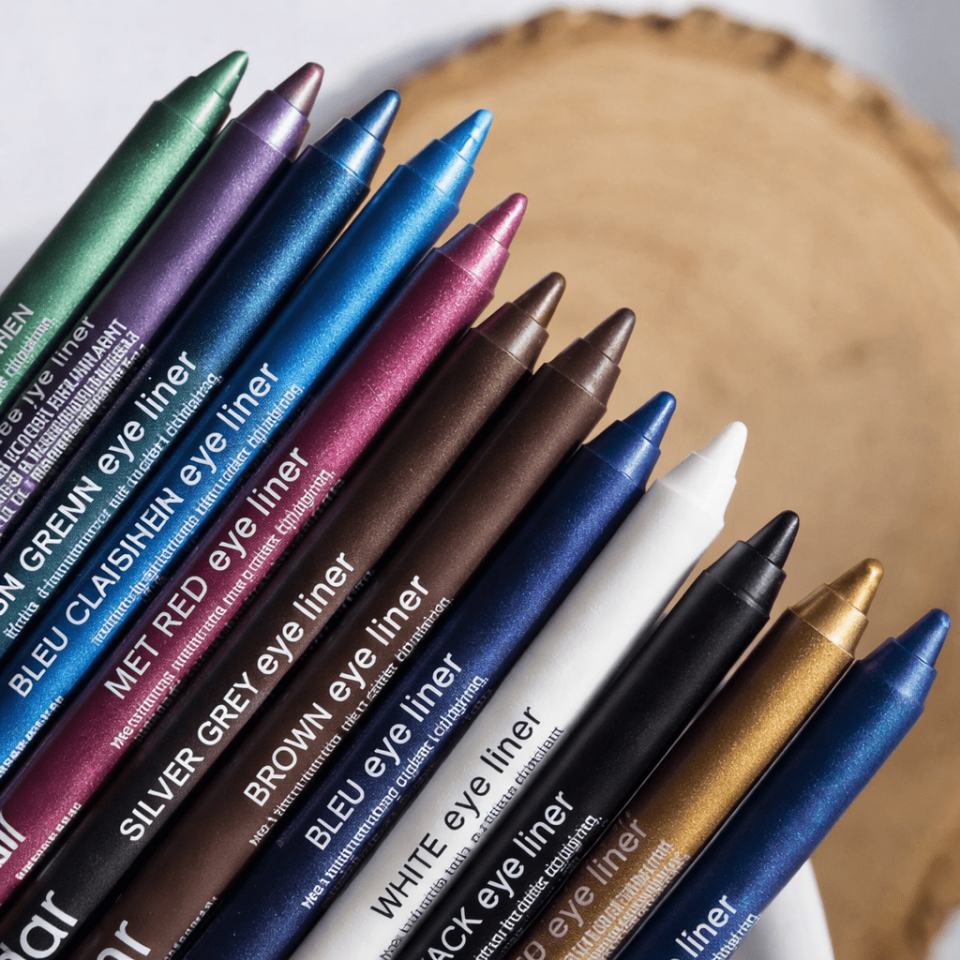 Renkli Göz Kalemi Seti – Metalik & Mat Eyeliner Koleksiyonu (12’li Set)